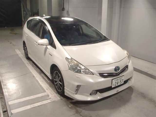 8509 Toyota Prius alpha ZVW41W 2013 г. (JU Tokyo)